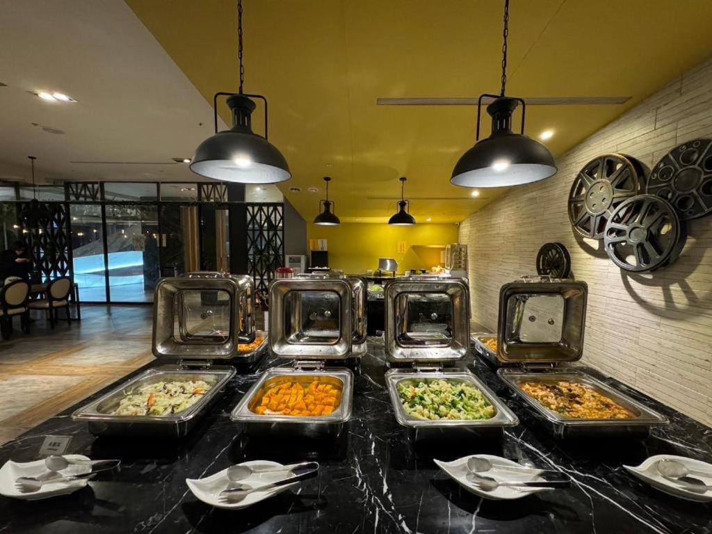G11 Hotel Taichung Buitenkant foto